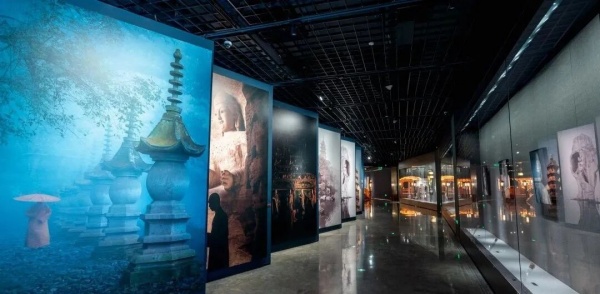 耗資9億的寧波彌勒數(shù)字博物館！年輕人在這里拜佛許愿?。。? />
</p>
<p>
	　　所以，當(dāng)下次再看到年輕人在博物館佛前許愿時(shí)，請(qǐng)不要簡(jiǎn)單地將其視為娛樂(lè)化的消解。那正是博物館新生命開(kāi)始的跡象——它證明，這座古老的文化殿堂，已經(jīng)成功接入了這個(gè)時(shí)代最鮮活的脈搏。
</p>            </div>
           <div   id=