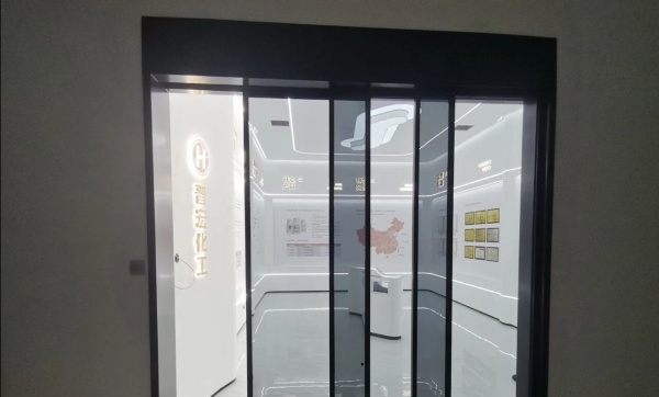 30㎡展廳如何裝下一家企業的完整敘事？